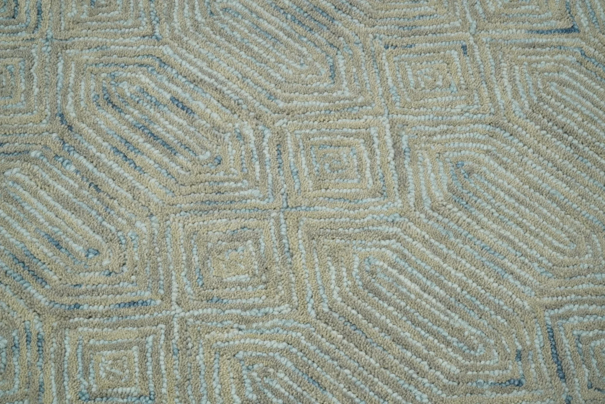 Beige Modern Style Hand Tufted Wool Area Rug - Image 4