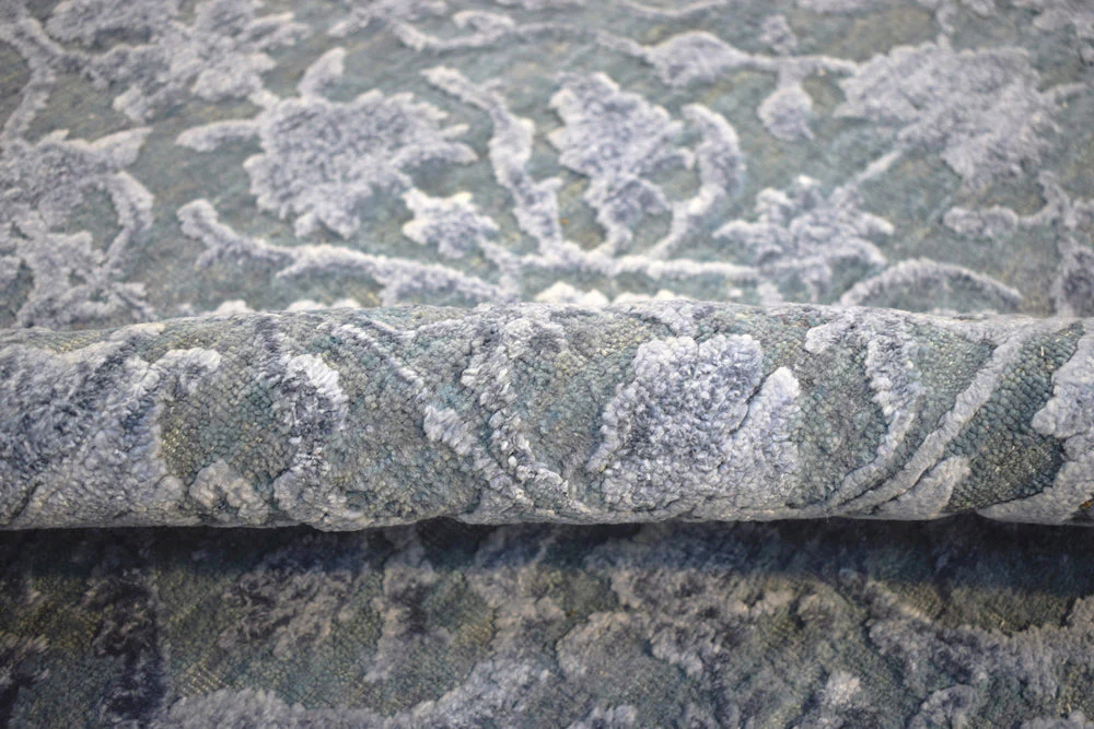 Modern Silver And Gray Hand Knotted Bamboo Silk 8x10 Area Rug - Image 10