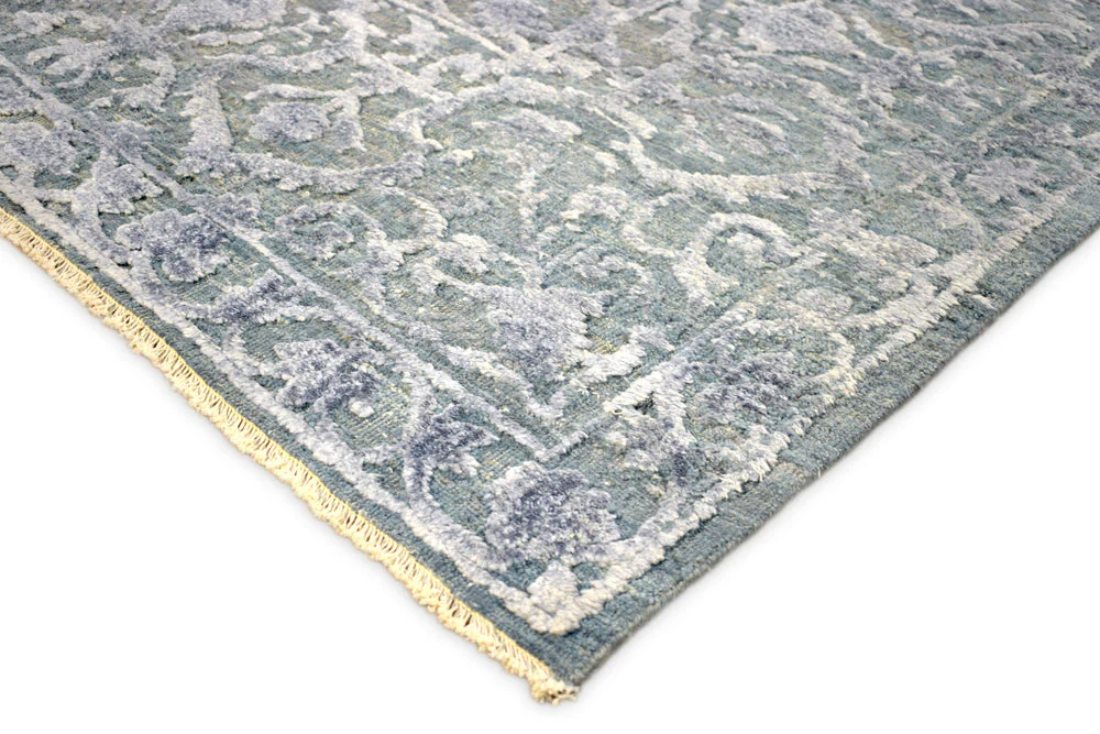 Modern Silver And Gray Hand Knotted Bamboo Silk 8x10 Area Rug - Image 4