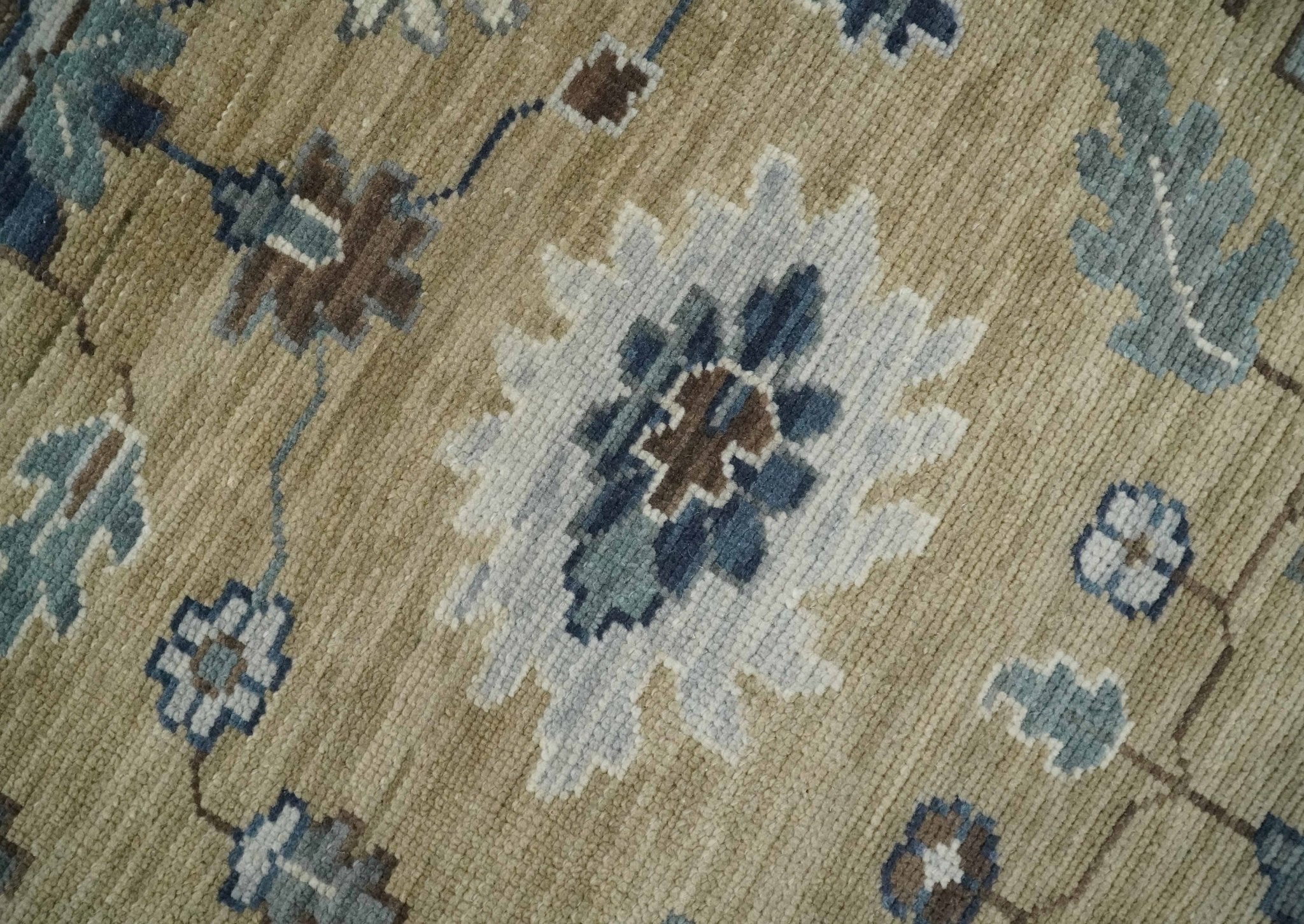 8x10 Traditional Beige and Gray Antique Style Floral Hand knotted Wool Area Rug - Image 4