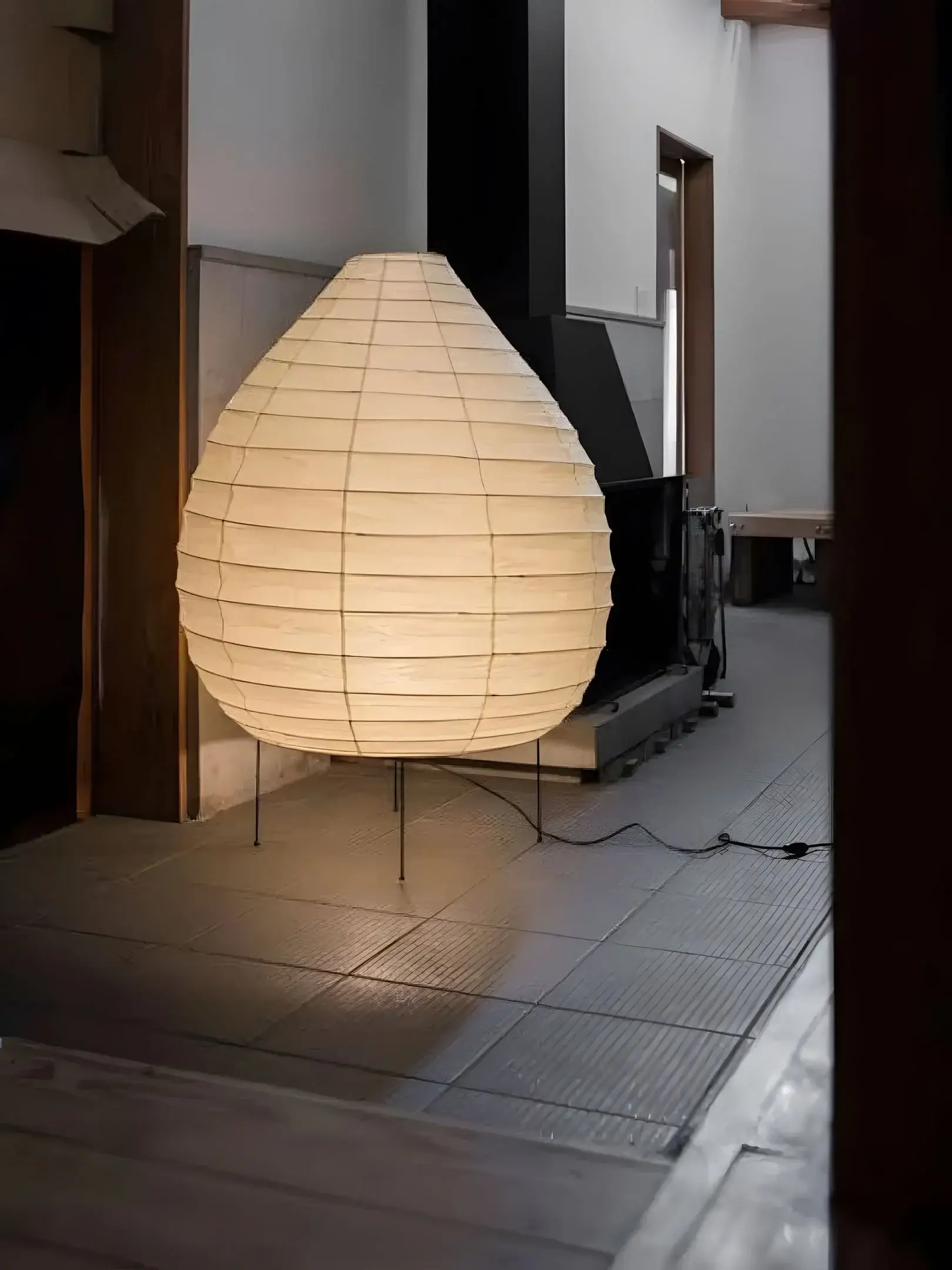 Akari 23N Floor Lamp - Image 14