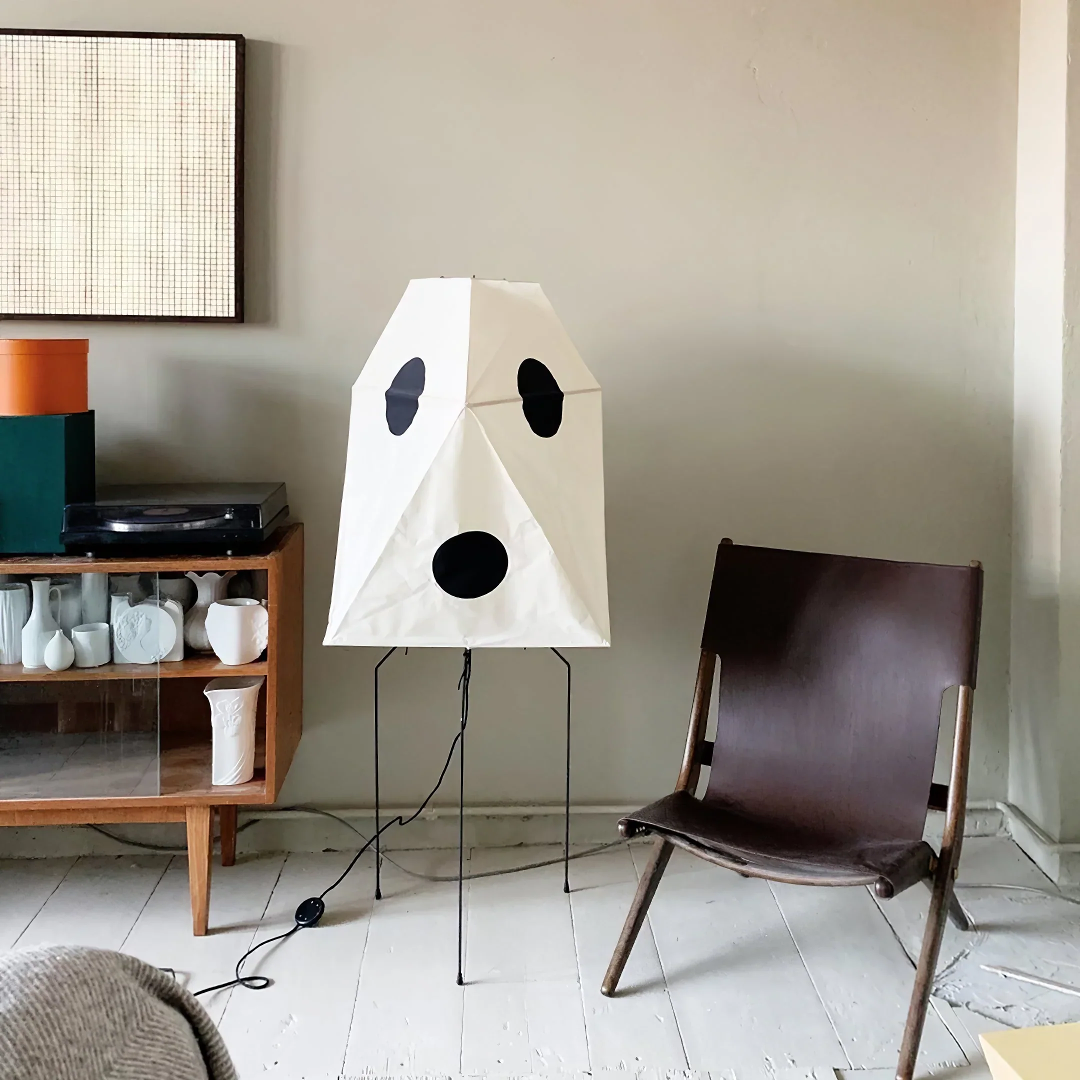 Akari UF3-Q Floor Lamp - Image 2