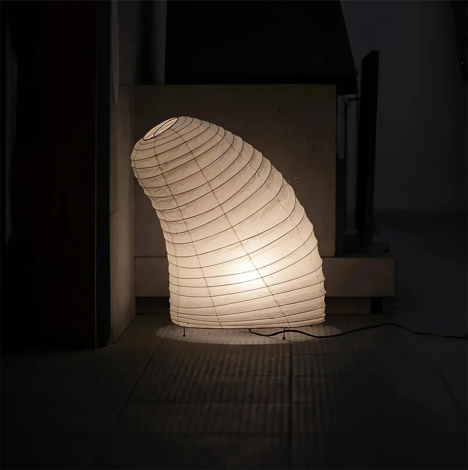 Akari VB-13T Table Lamp - Image 6