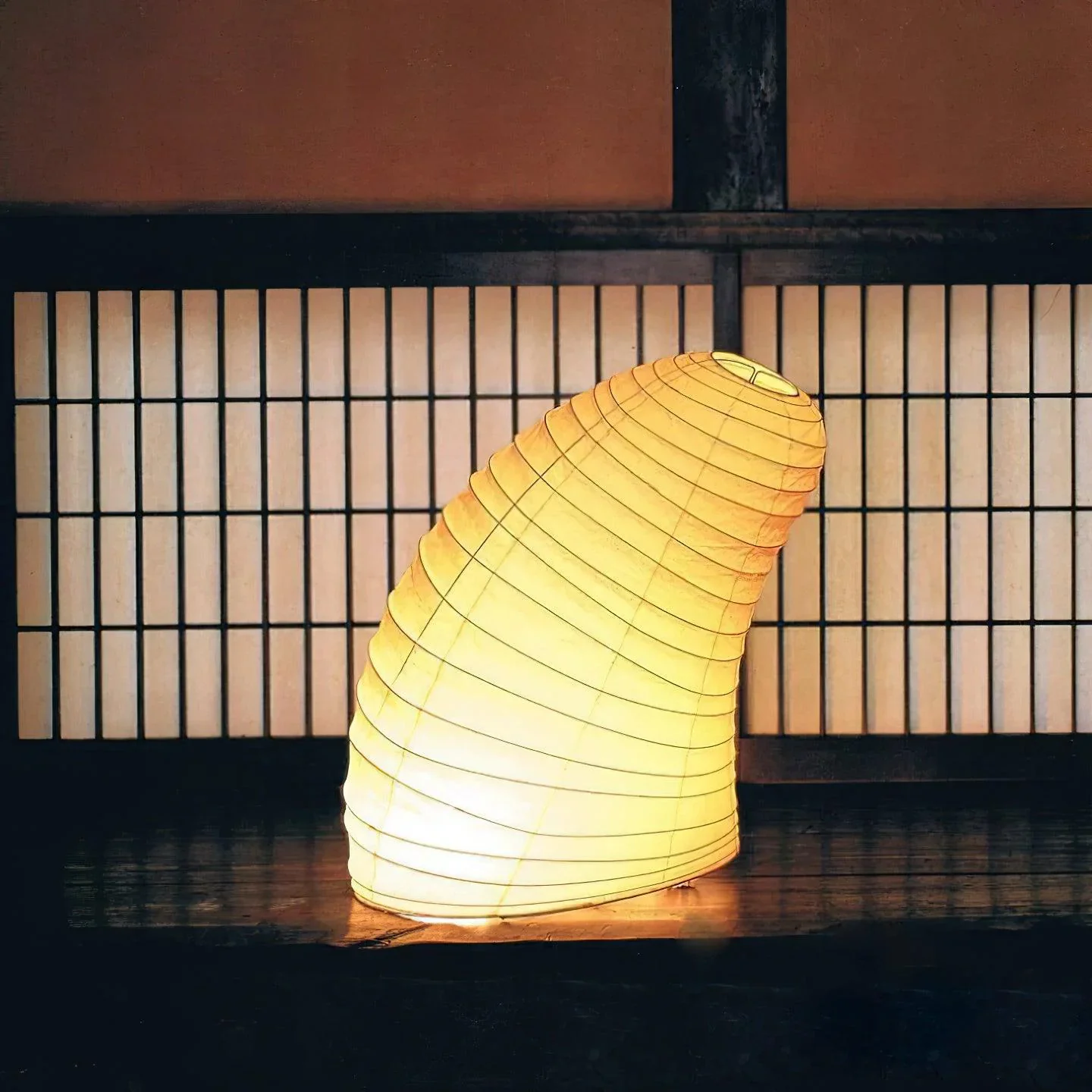Akari VB-13T Table Lamp - Image 9