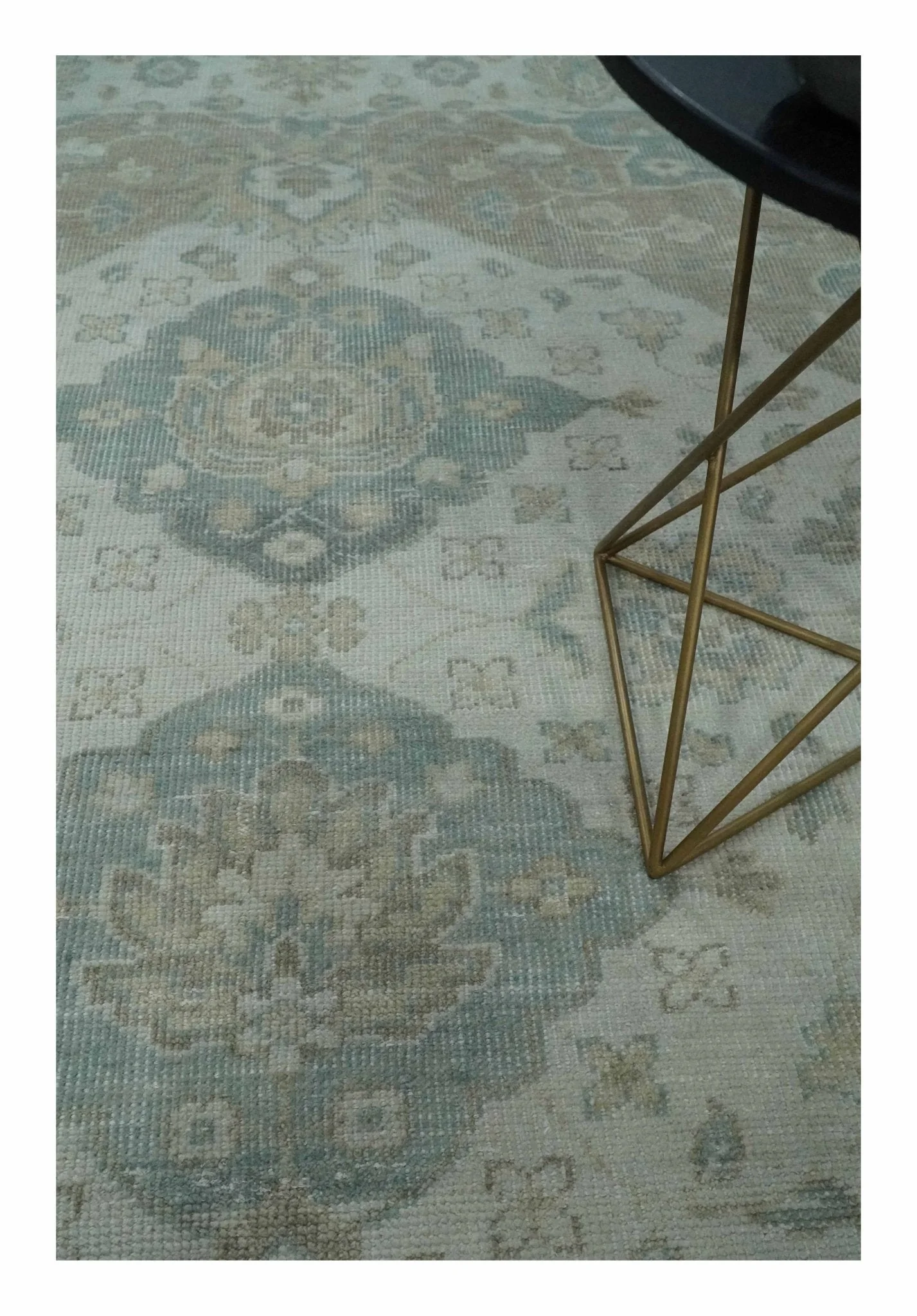 Antique Design Medallion Earthy Ivory and Camel 8x10 wool Area Rug - Image 2