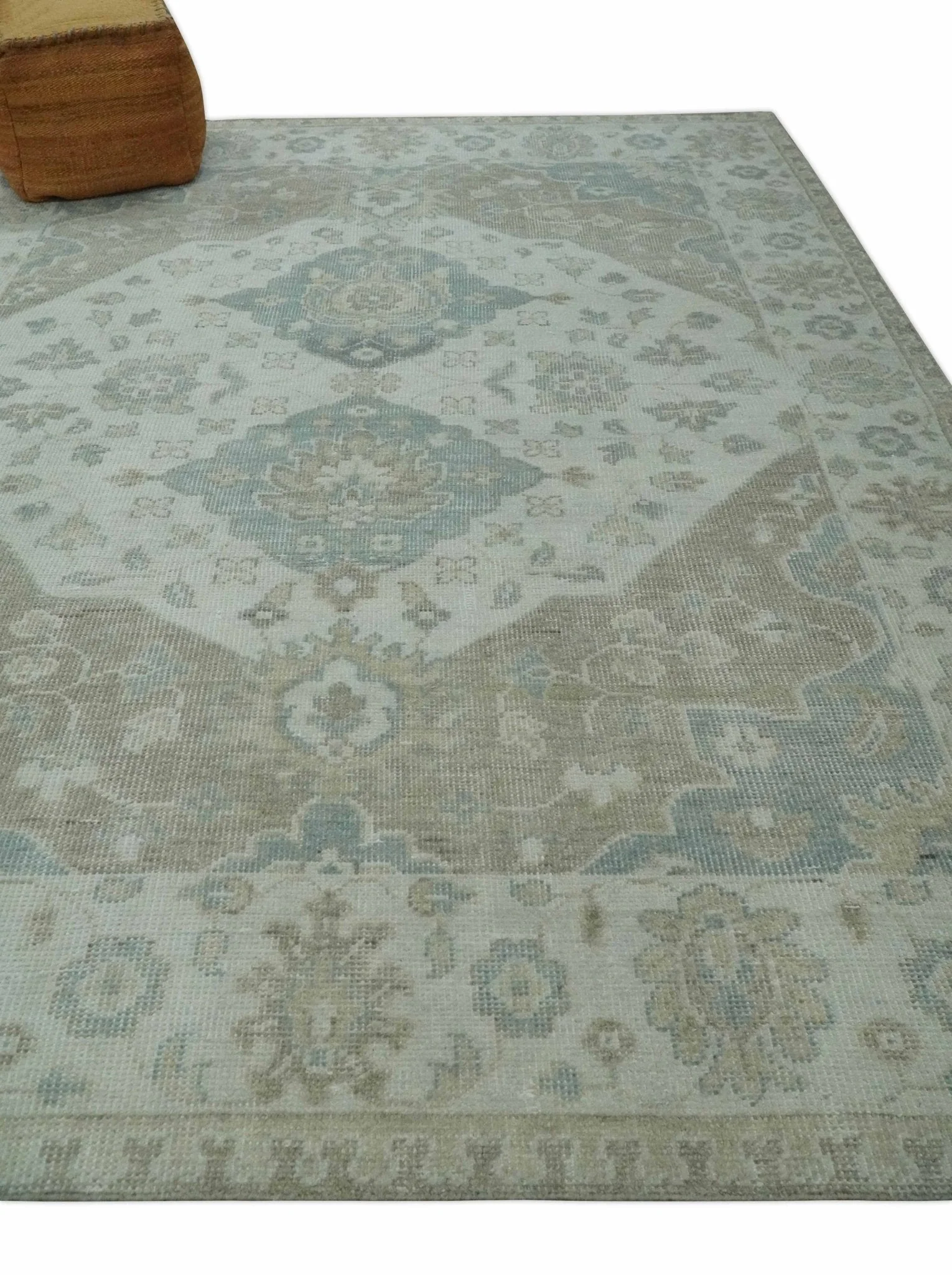 Antique Design Medallion Earthy Ivory and Camel 8x10 wool Area Rug - Image 3