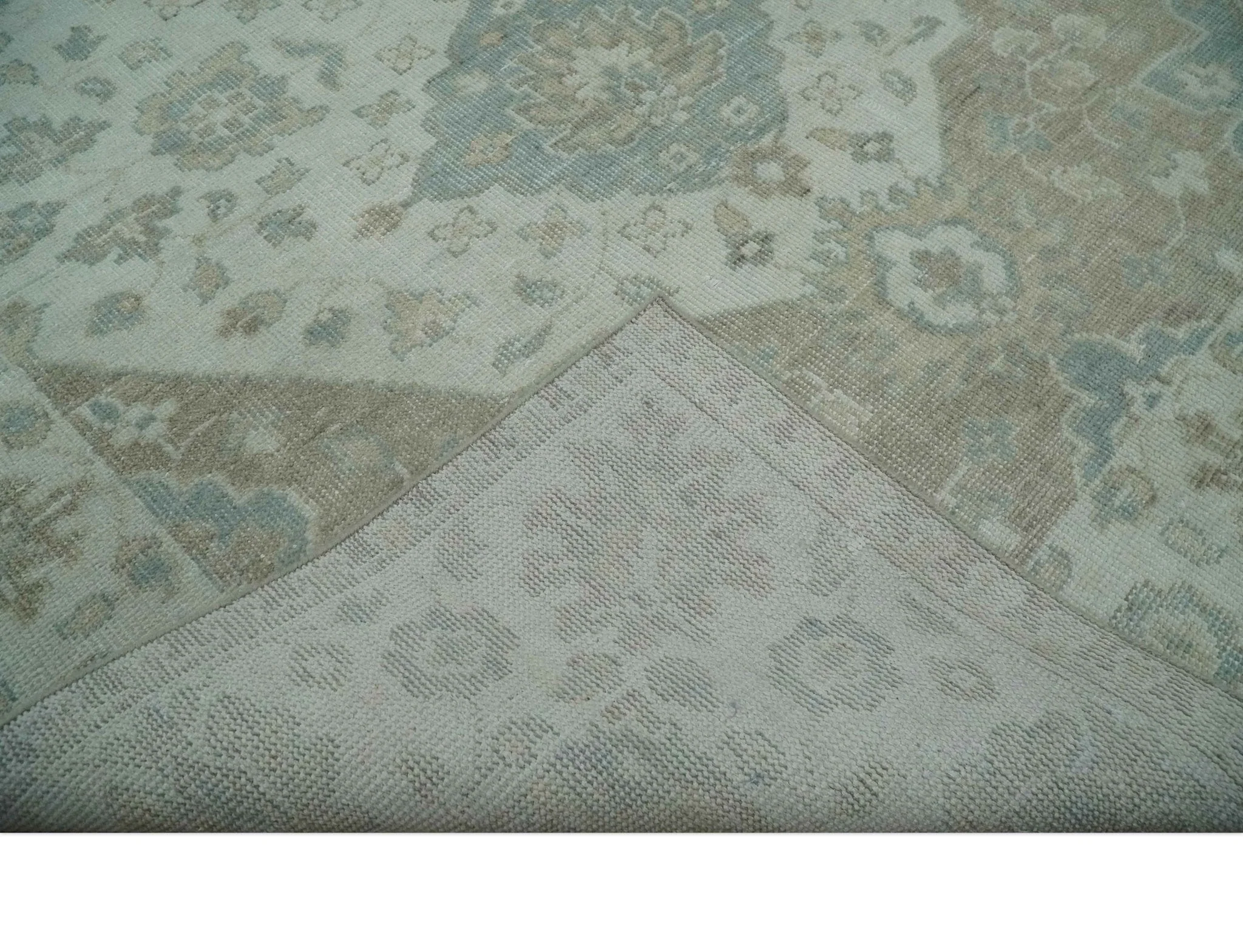 Antique Design Medallion Earthy Ivory and Camel 8x10 wool Area Rug - Image 7