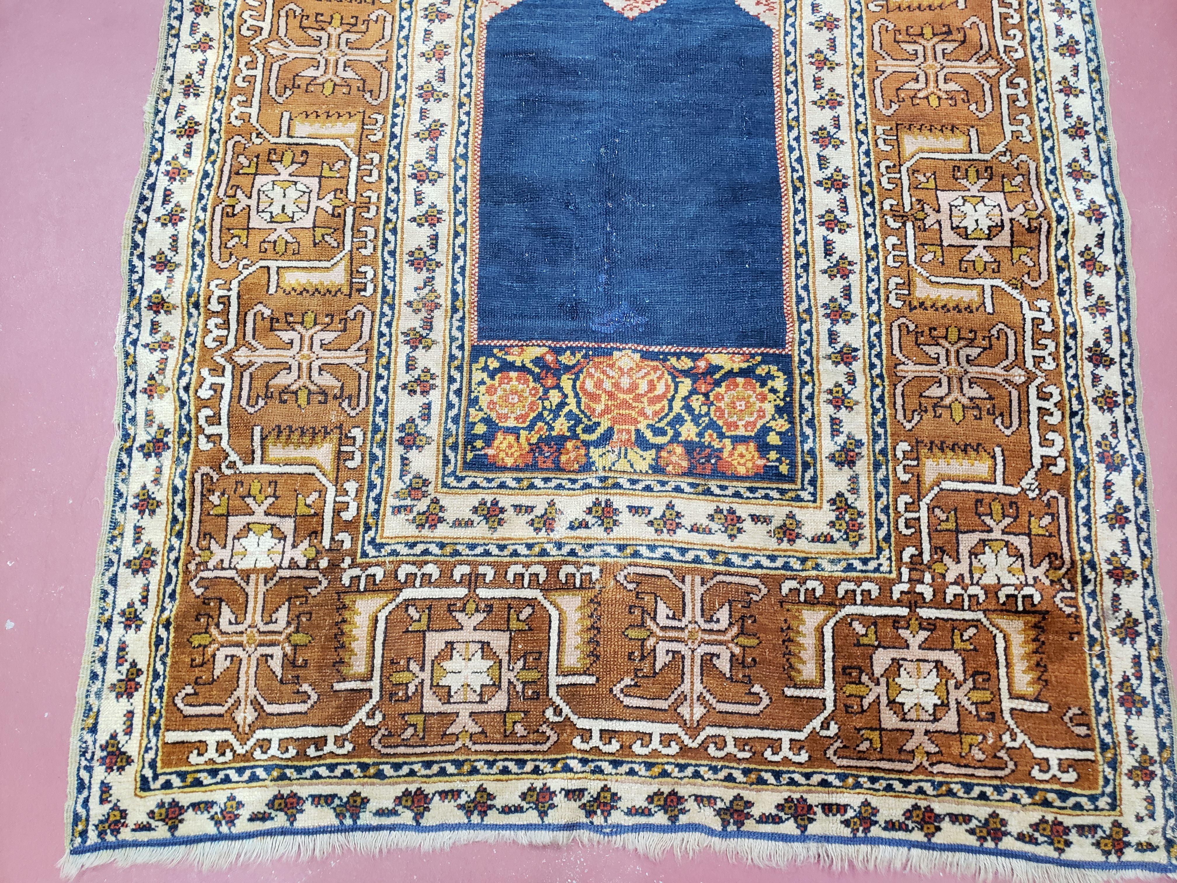 Antique Turkish Anatolian Ghiordes Prayer Rug, Twin Mihrabs, Rare Collectible Oriental Rug, Early 20th Century Prayer Rug, 3'9" x 5'2" - Image 4