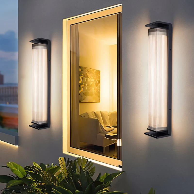 Baraq Outdoor Wall Lamp - Image 4