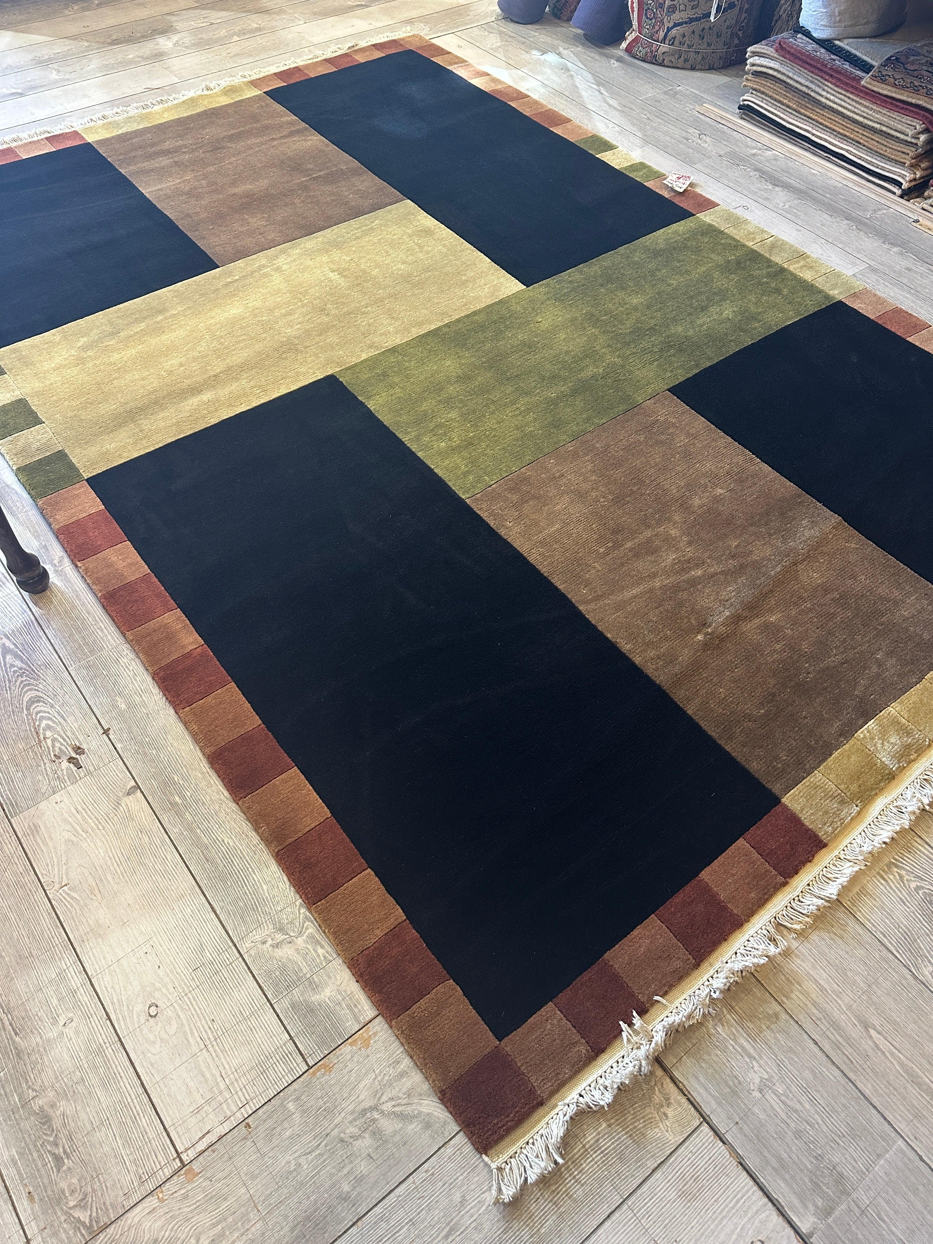 Beautifull Hand Knotted Abstract Area Rug 6’ x 9’ - Image 4