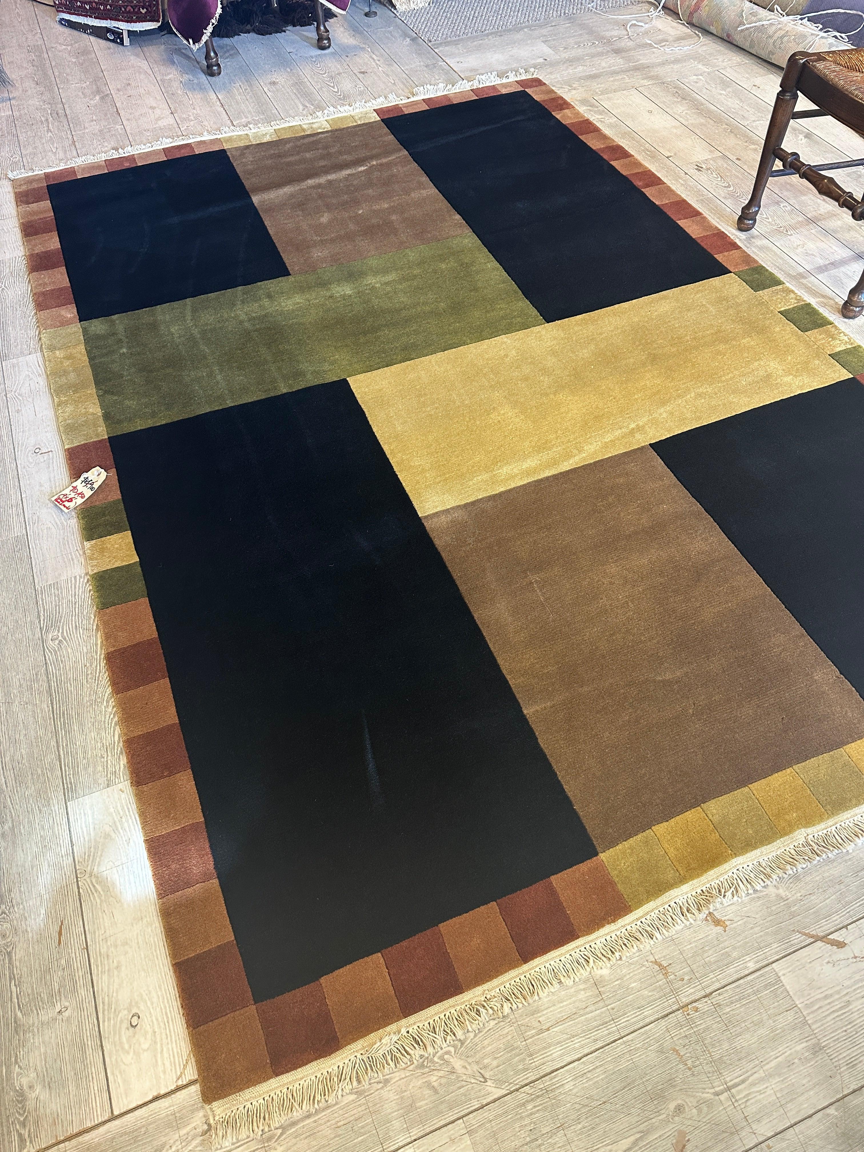 Beautifull Hand Knotted Abstract Area Rug 6’ x 9’ - Image 5