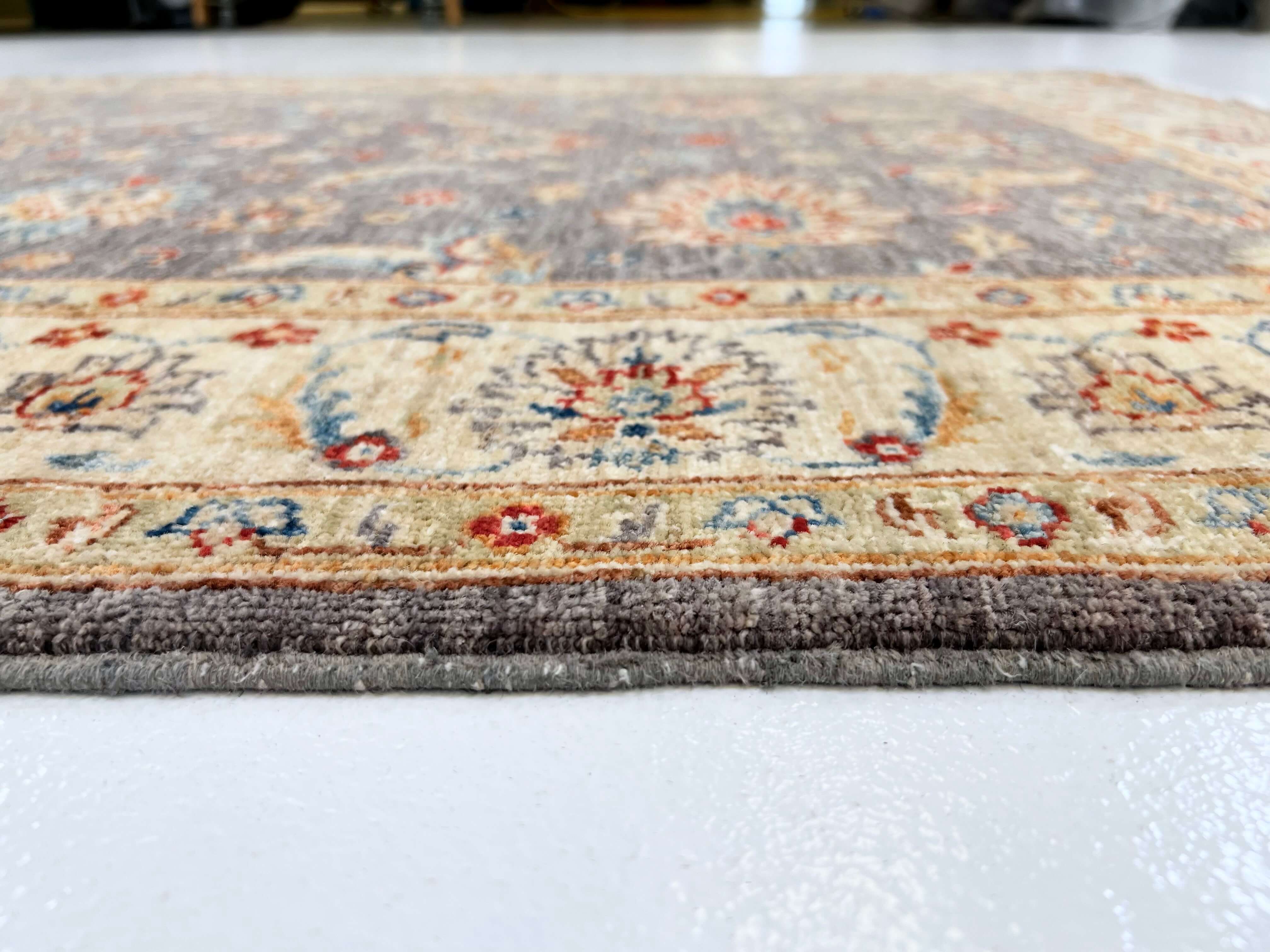Chobi Farahan (4'00"x5'06") lavendar-gray/ivory - Image 4