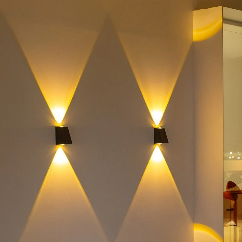 Enelise Outdoor Wall Lamp - Image 6