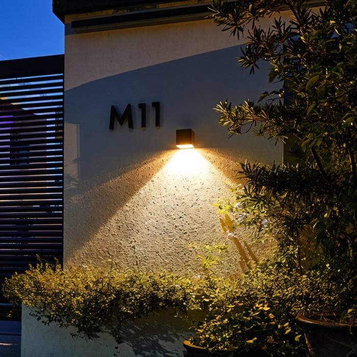 Evelyn Outdoor Wall Lamp - Image 7