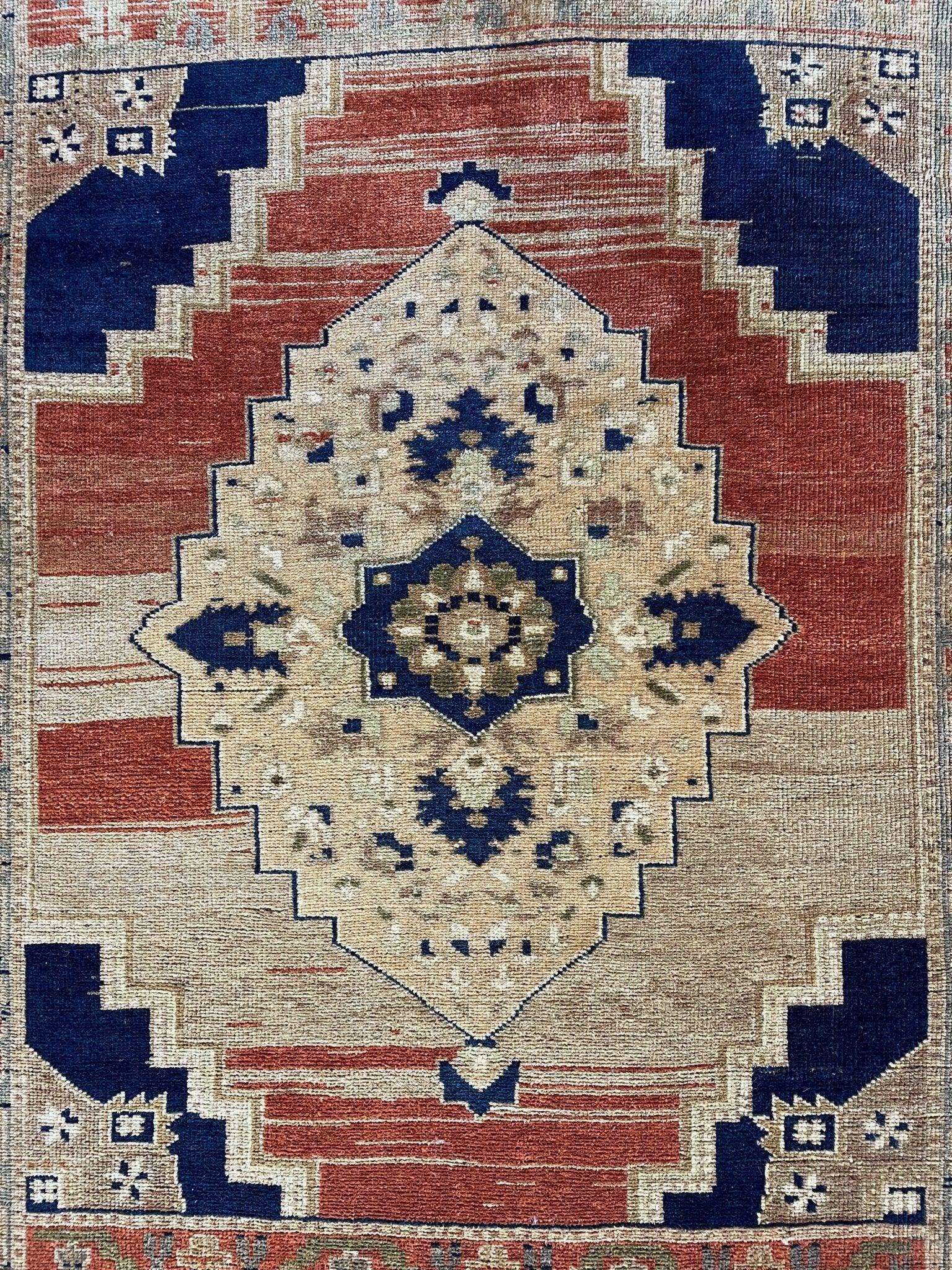 Exquisite handmade oushak rug 3'7''x5' - Image 2