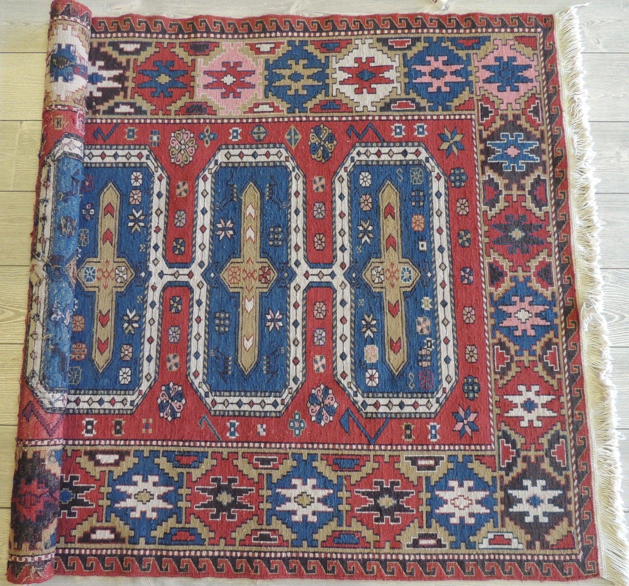 Exquisite Vintage Hand Knotted Soumak Area Rug 6x4 Ft - Image 5