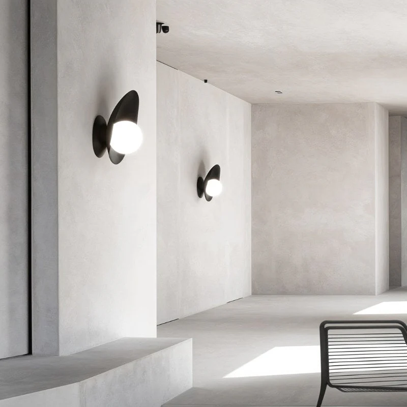 Griffin Wall Lamp - Image 4