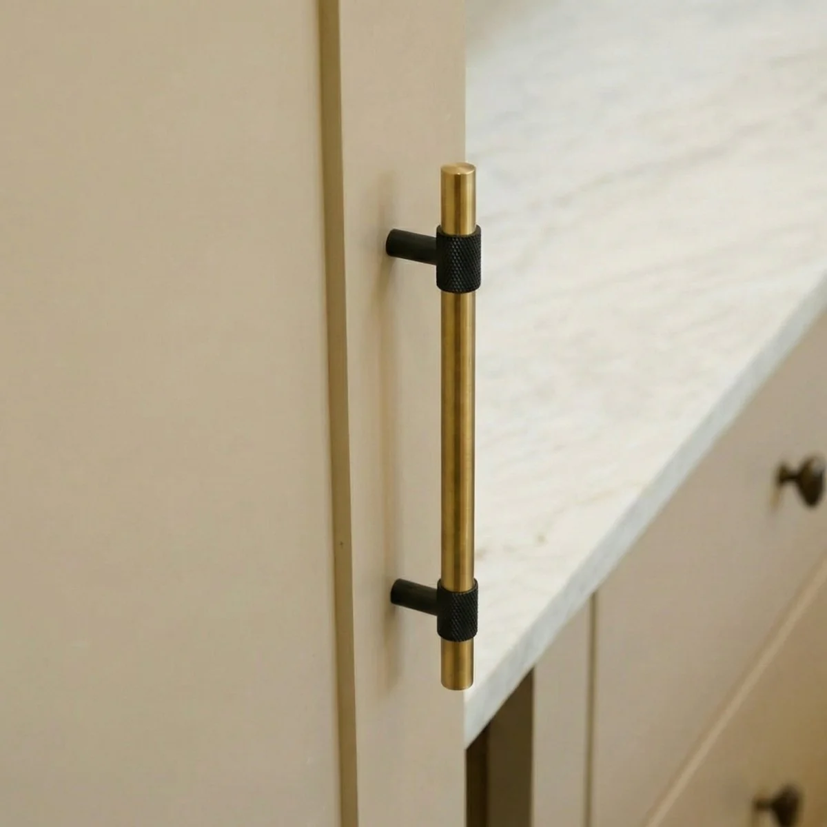 Grist Knob And Pull Bar - Image 7