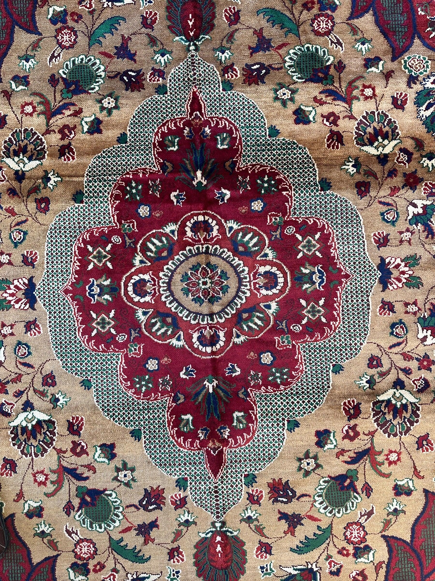 Hand-Knotted Afghan Garden Design Rug – 6’6” x 9’6” - Image 4