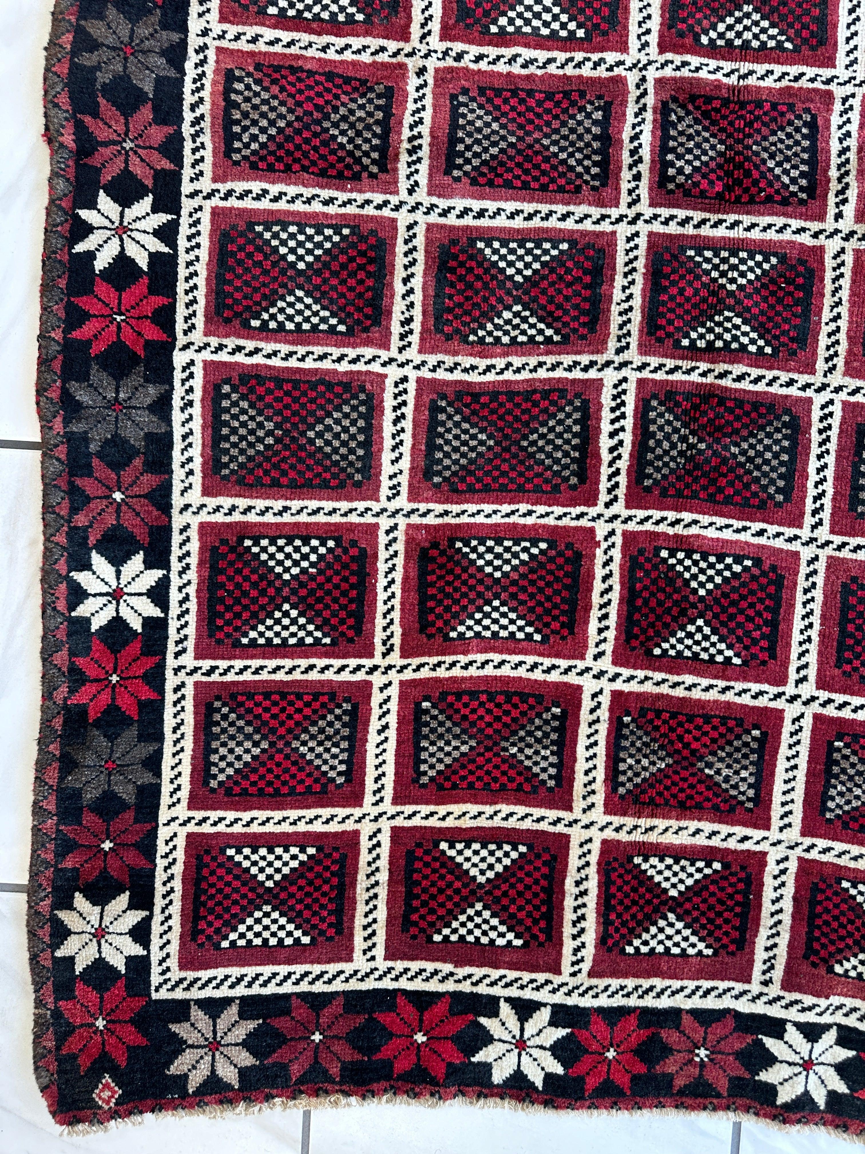 Hand-knotted Persian Tribal Khorramabad Wool Rug 4’3” x 6’10” - Image 4