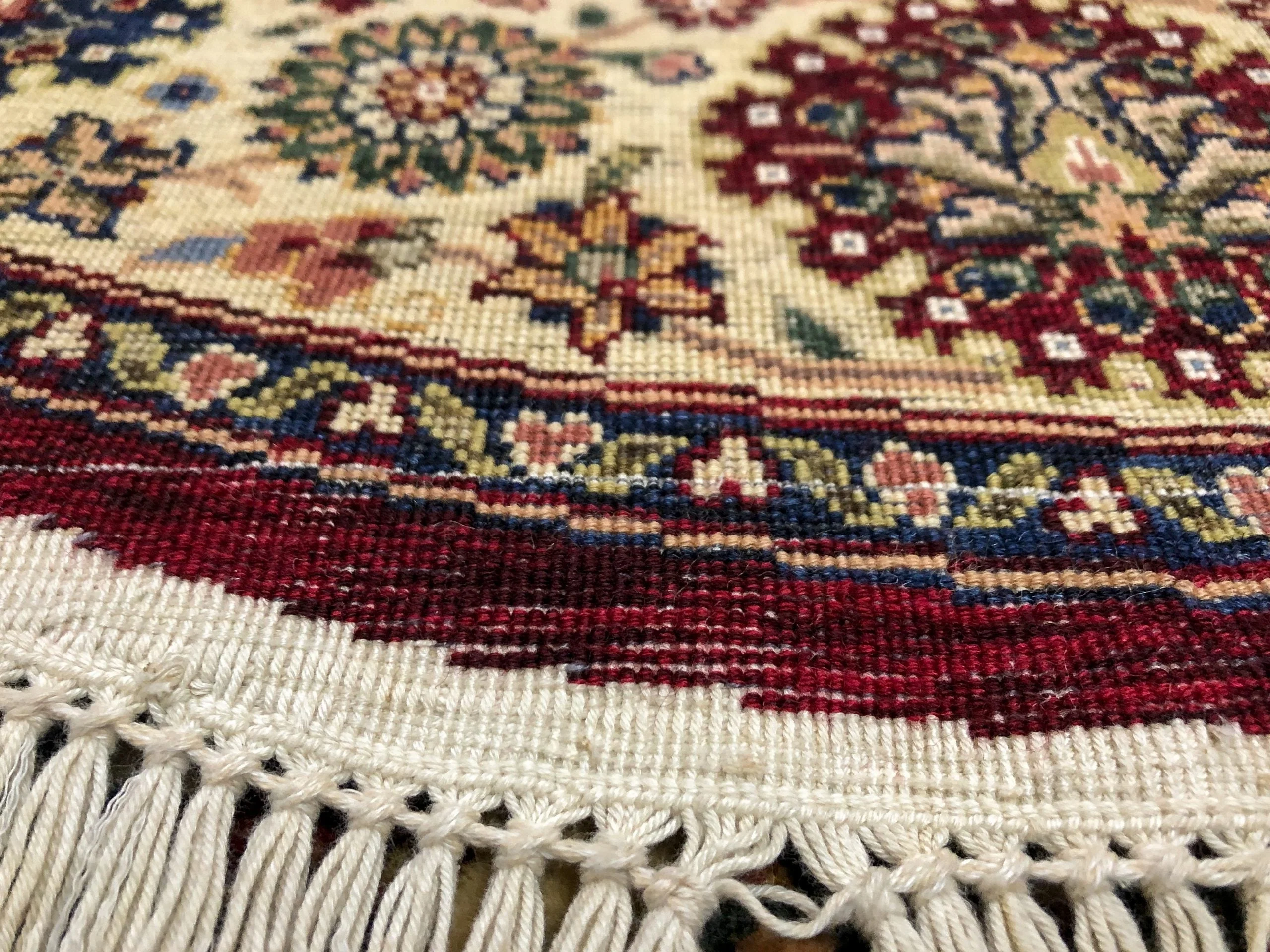 Indo-Tabriz dkred/ivory 4' Round - Image 5