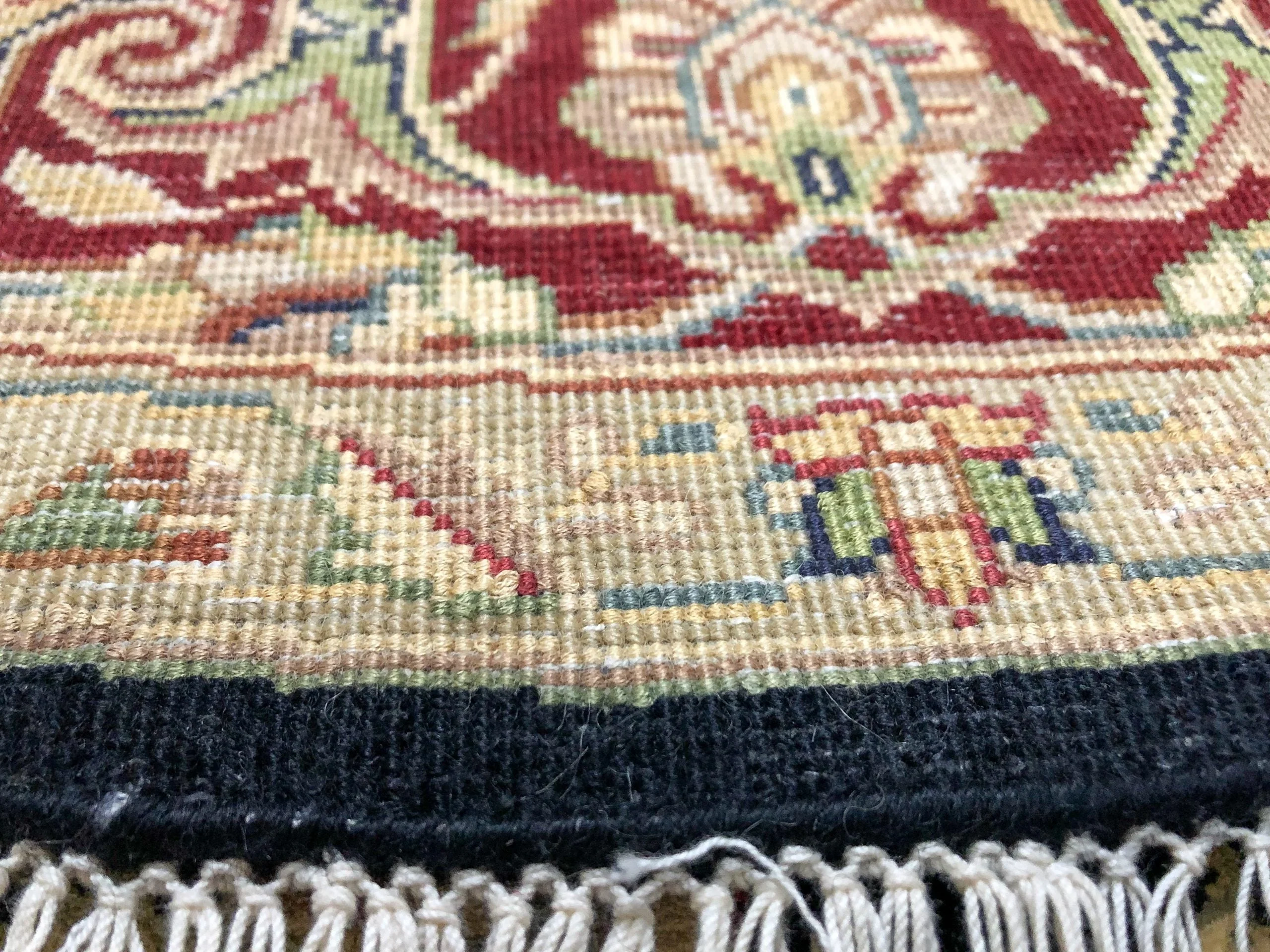Indo-Tabriz Wool & Silk blk/dkred 4' round - Image 4