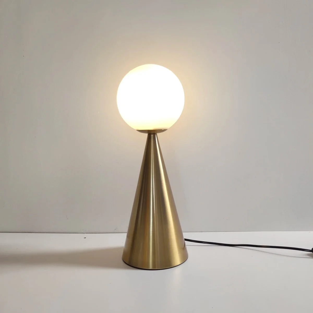 Jadeed Table Lamp - Image 9