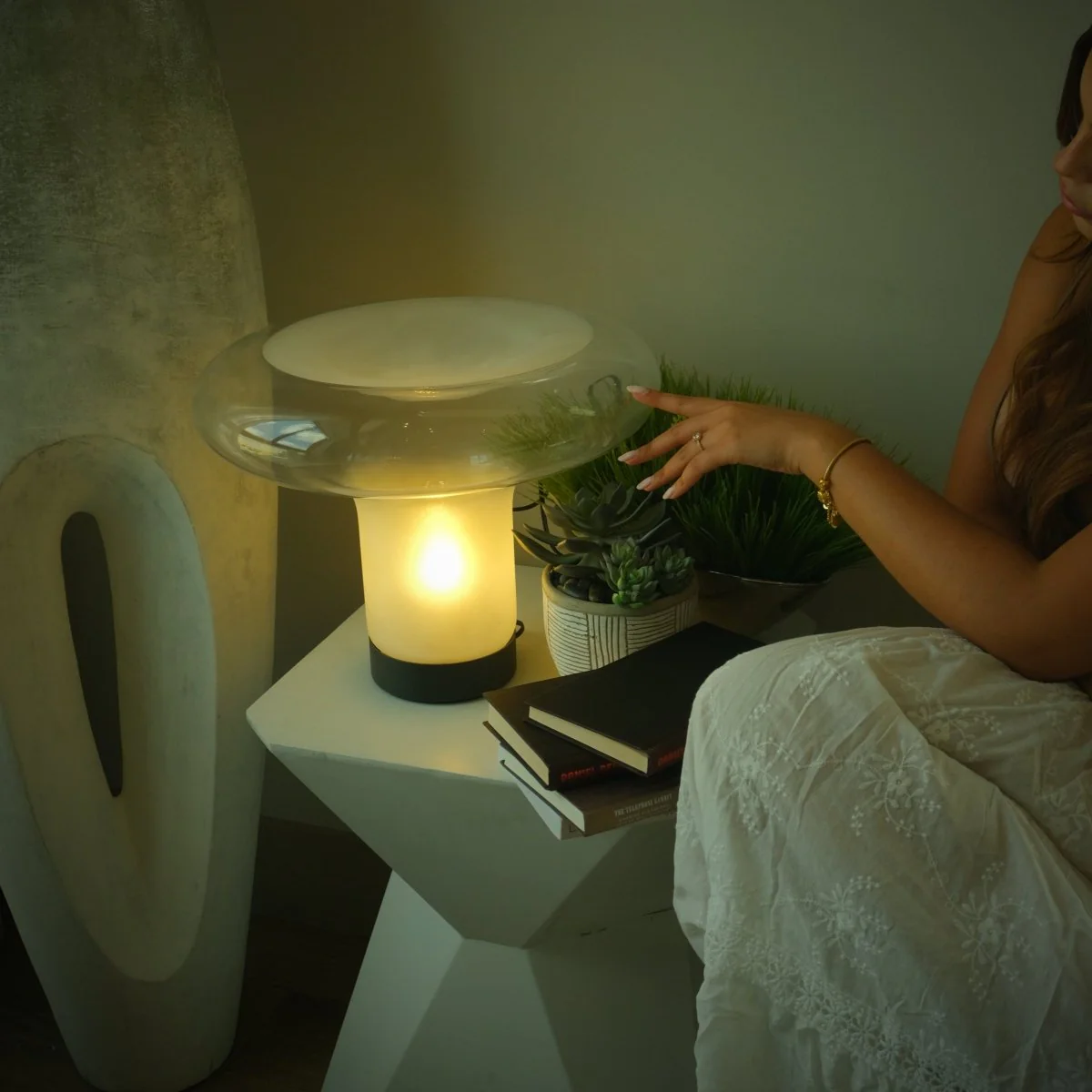 Lindeza Table Lamp - Image 4