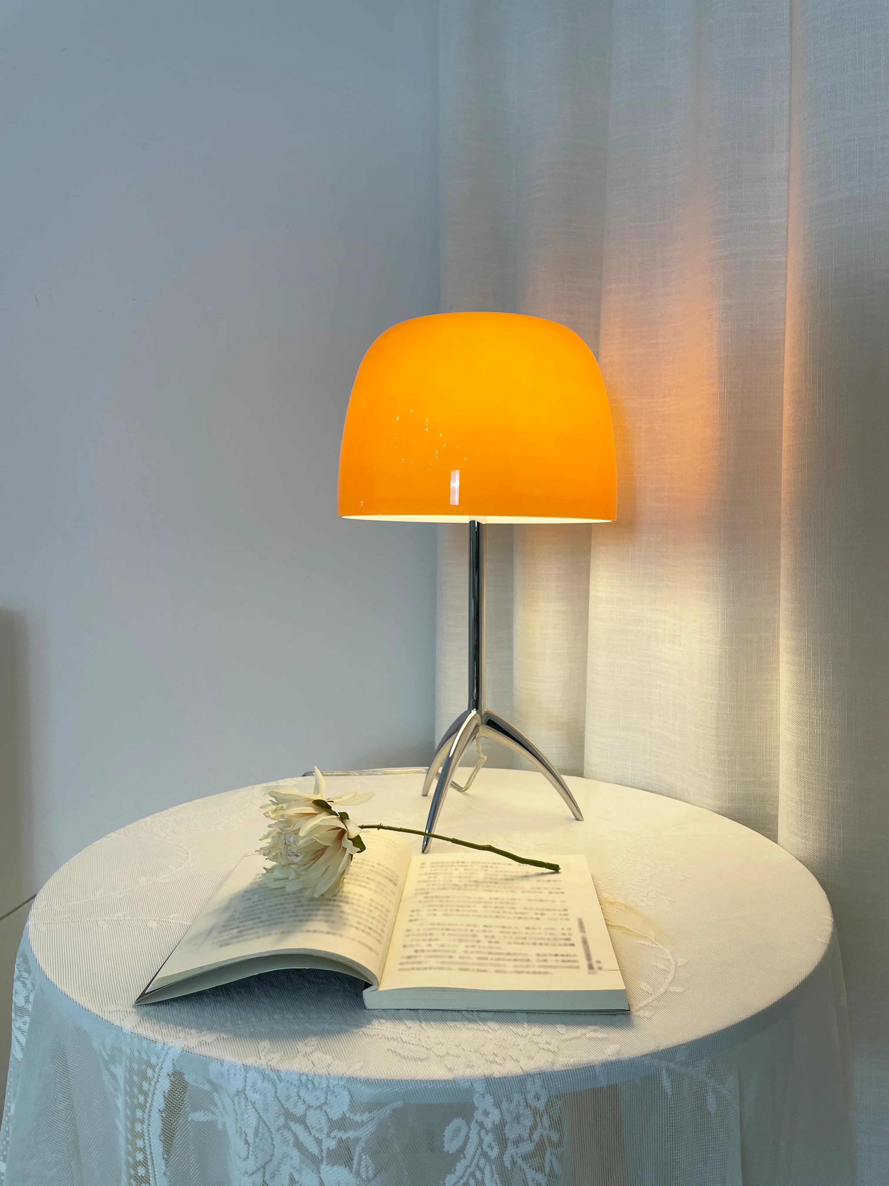 Lumiere Glass Table Lamp - Image 17