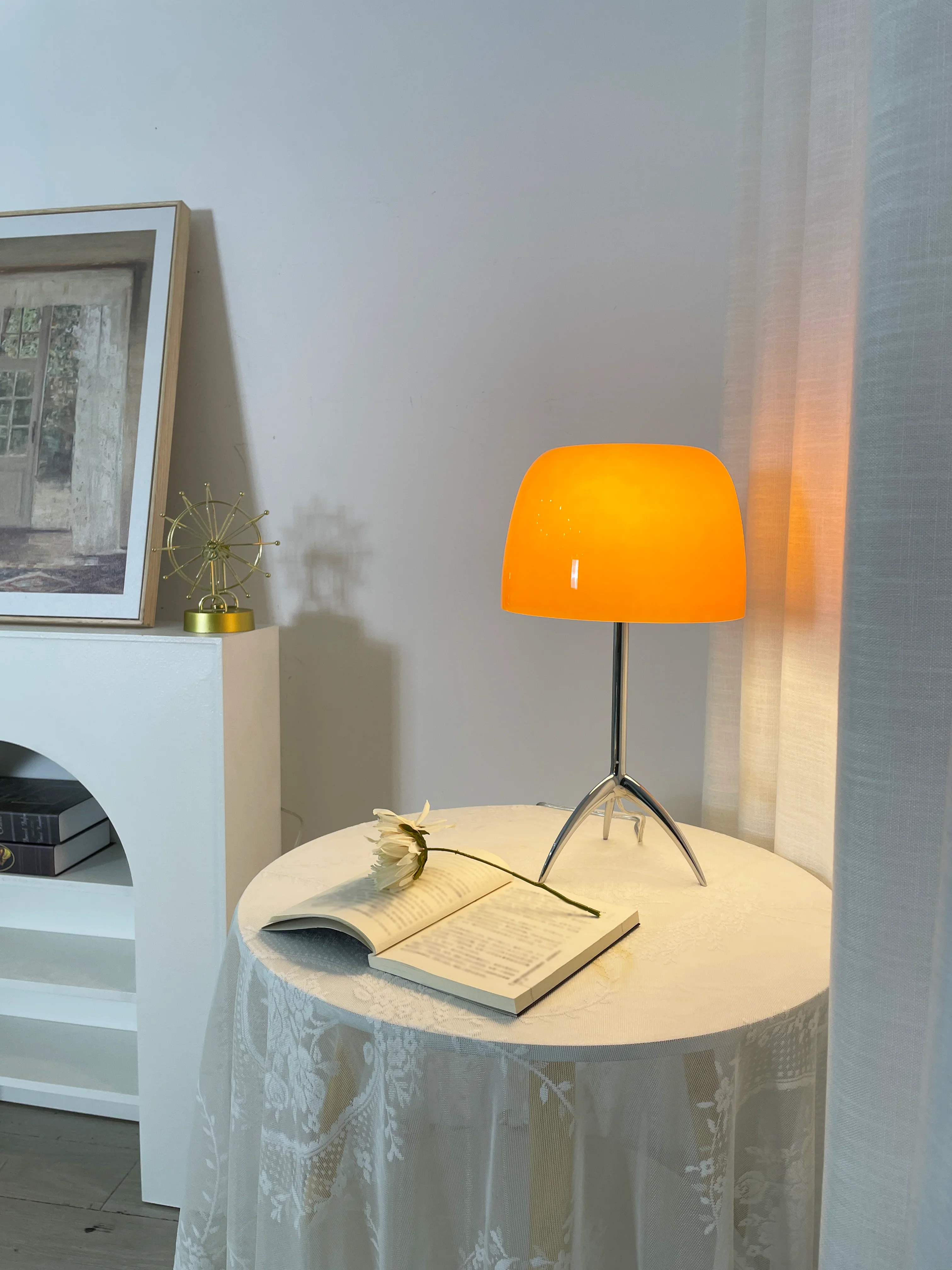 Lumiere Glass Table Lamp - Image 3