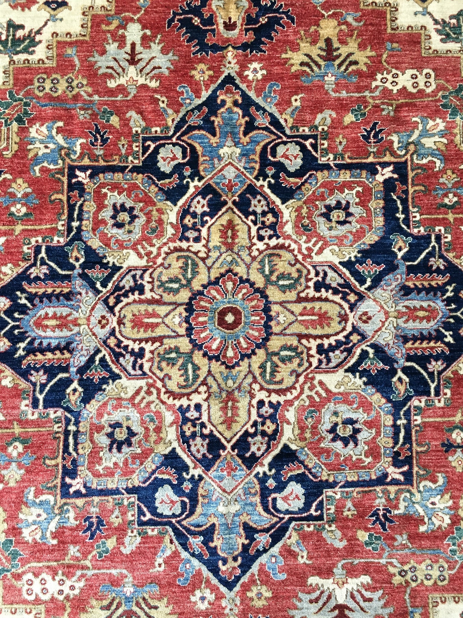 Serapi (9'00"x11'07") red/ivory/navy - Image 8