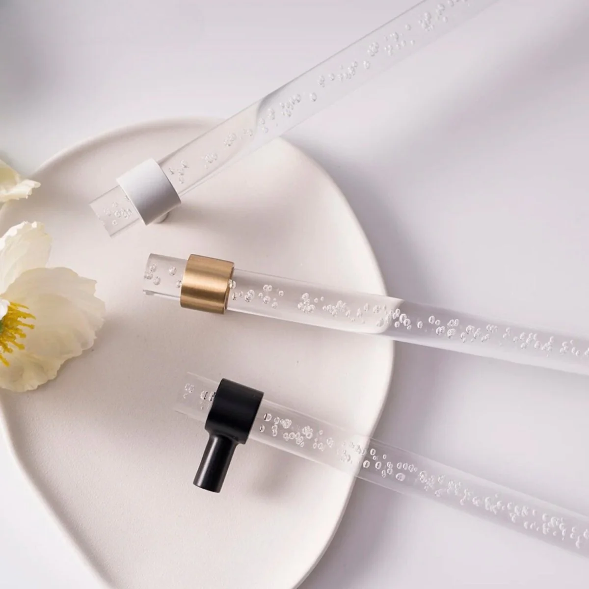 Shakuf Transparent Knob & Pull Bar - Image 4