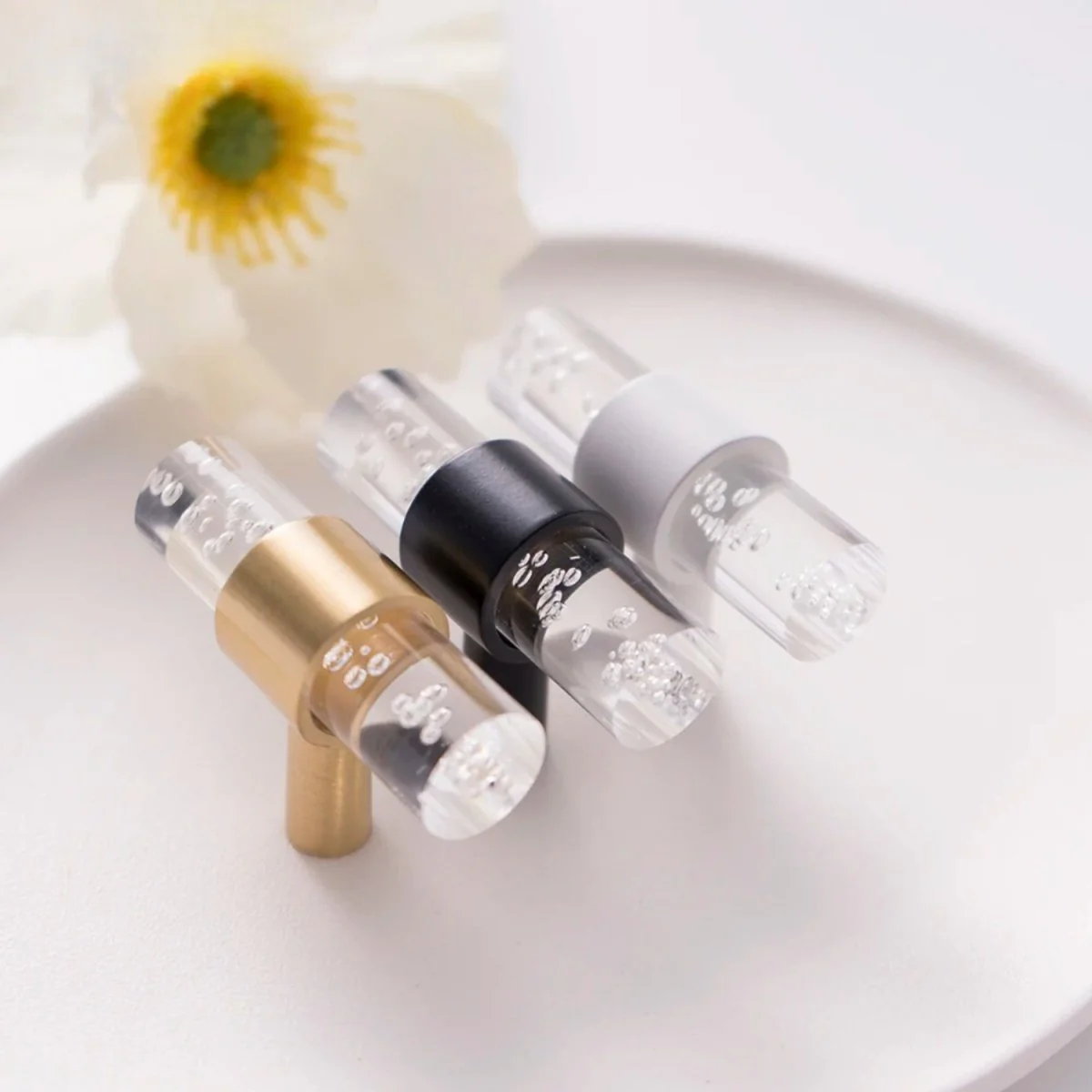 Shakuf Transparent Knob & Pull Bar - Image 5