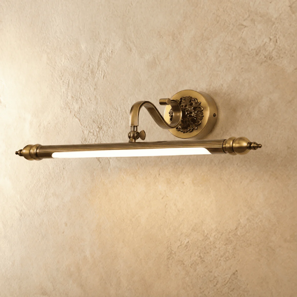 Solrix Wall Lamp - Image 2