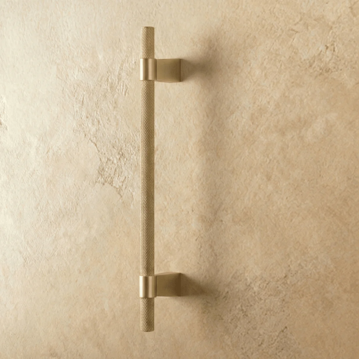 Varai Knob & Pull Bar