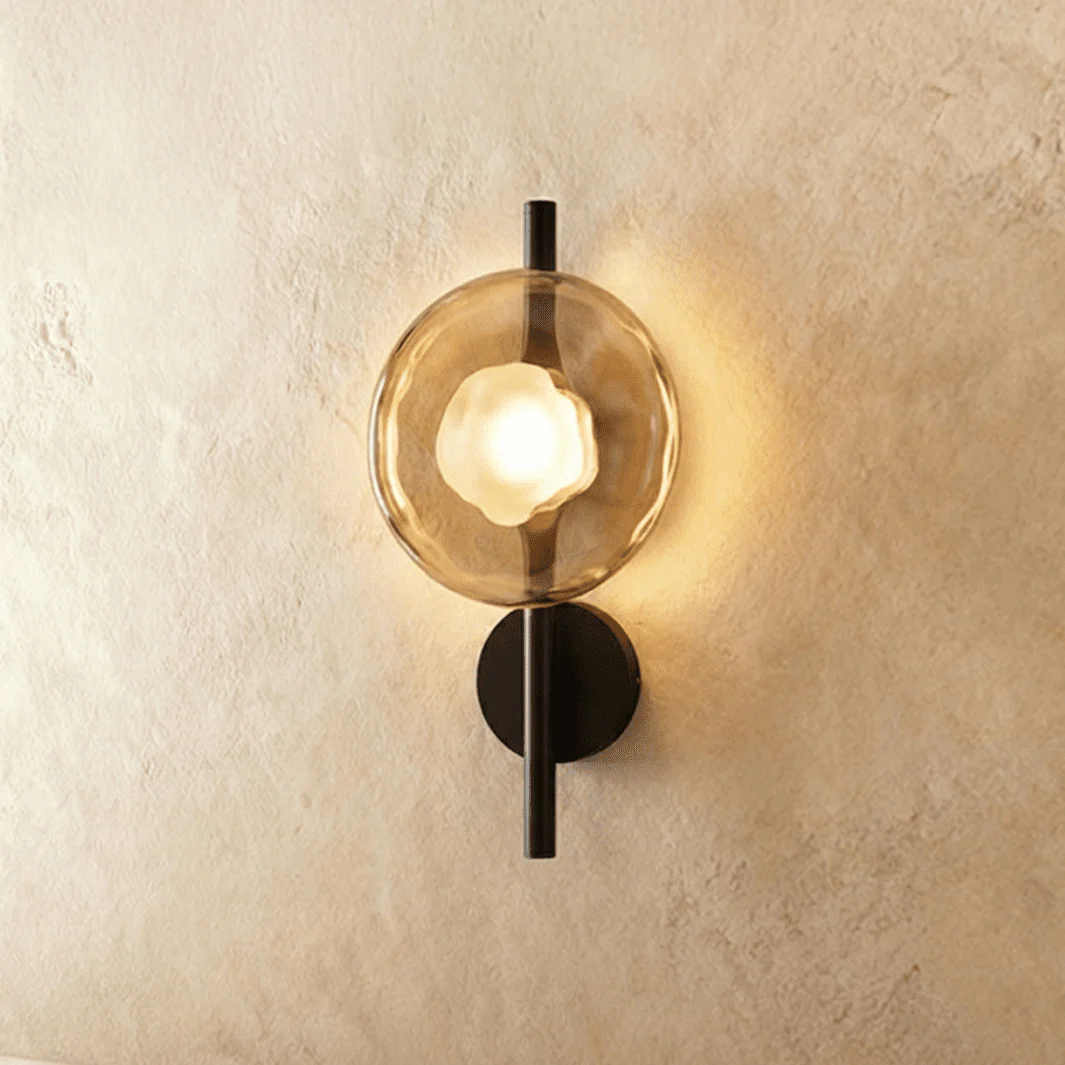 Vynestris Wall Lamp - Image 3