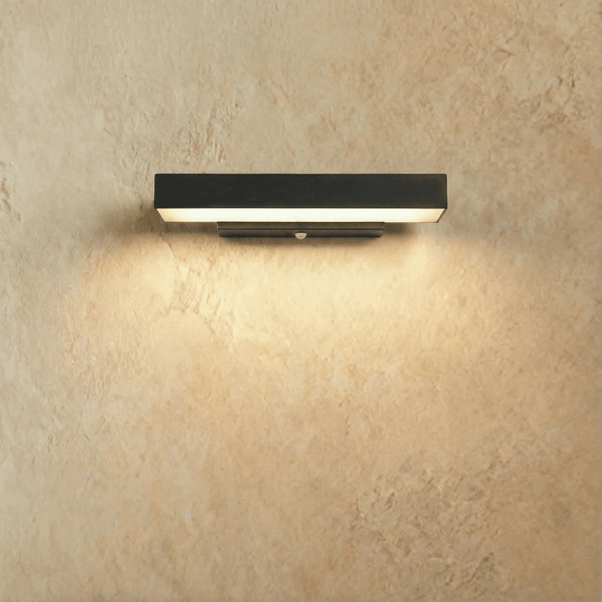 Vynova Outdoor Wall Lamp