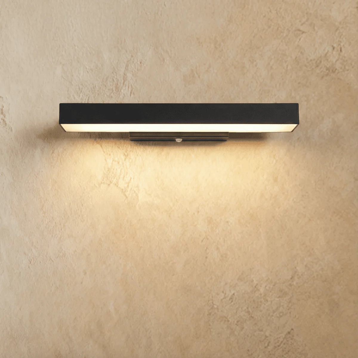 Vynova Outdoor Wall Lamp - Image 2