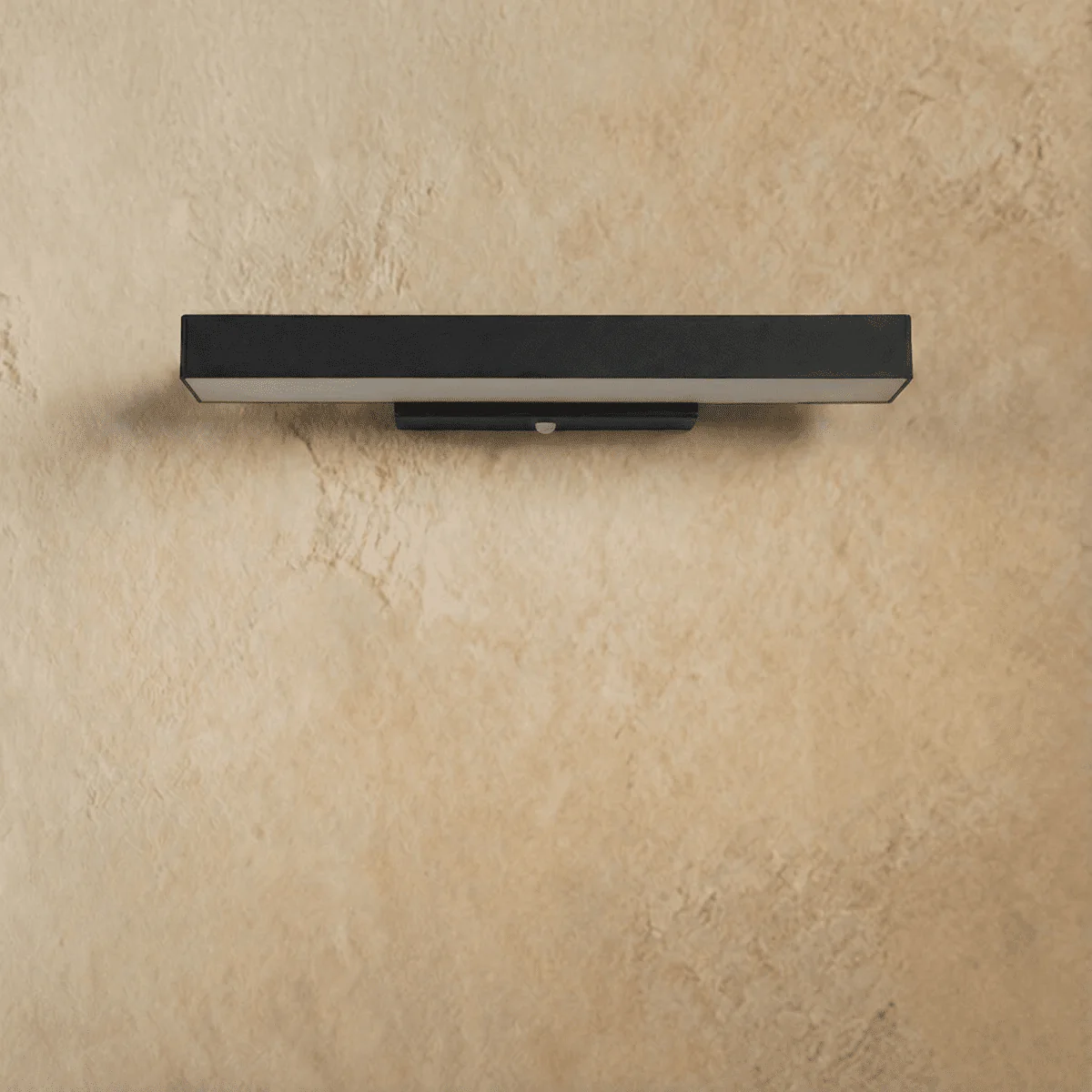 Vynova Outdoor Wall Lamp - Image 4
