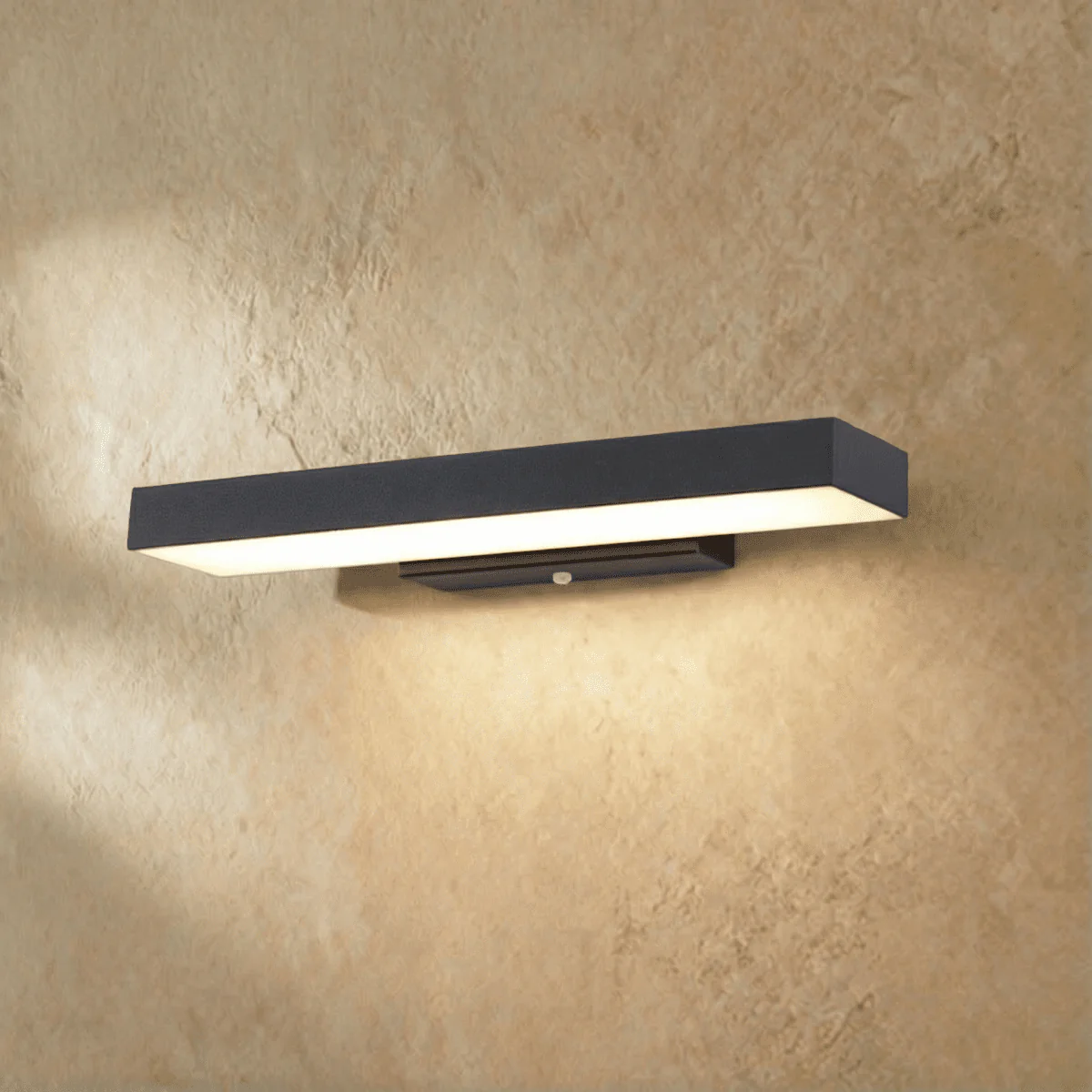 Vynova Outdoor Wall Lamp - Image 6
